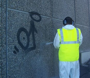 http://www.progomme.fr/images/chantier-detagage-nettoyage-anti-graffiti-005b.jpg